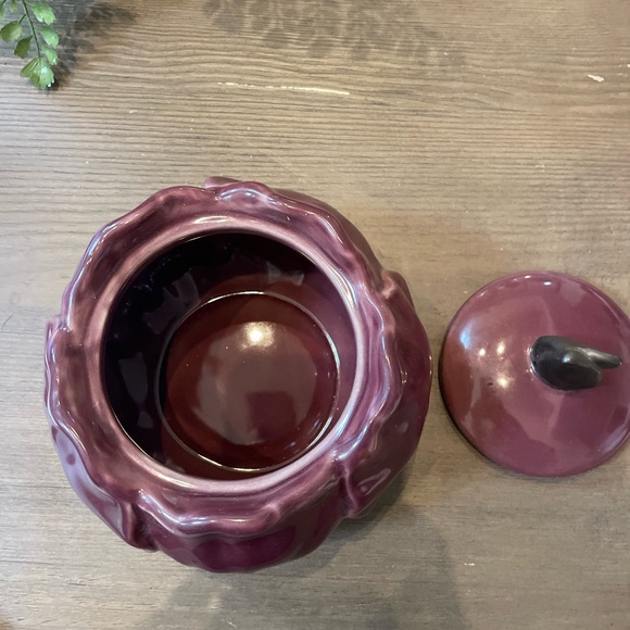 Ceramic small cabbage bowl with lid – plum colored - Picture 6 of 6
